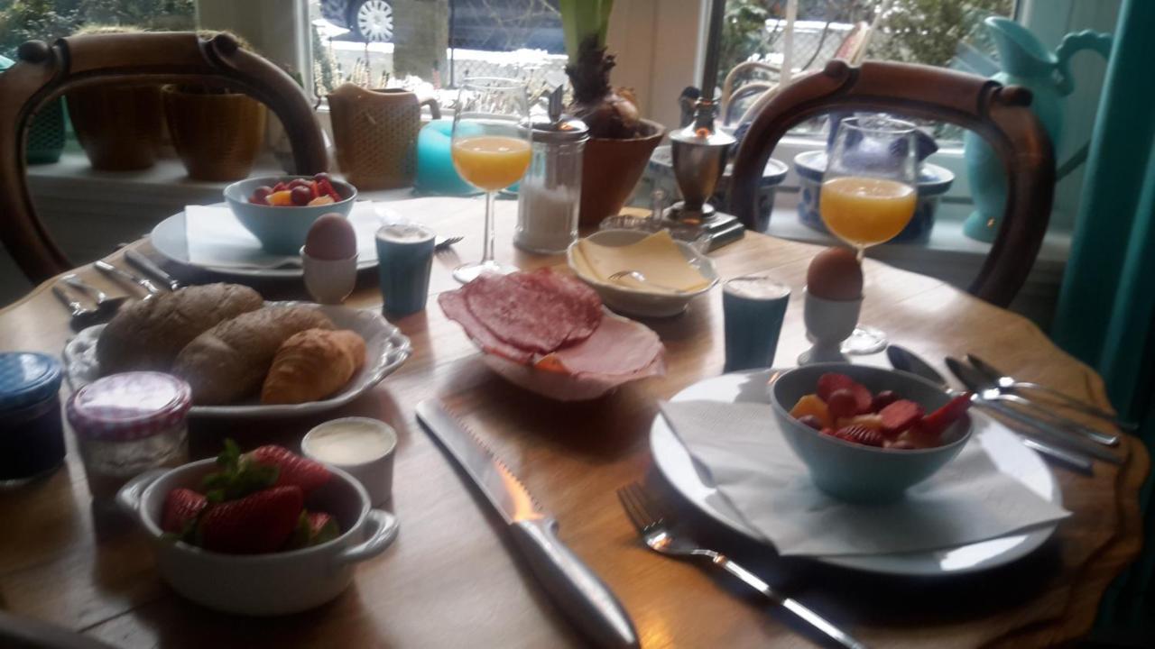 Place 2 Be Bed & Breakfast Ейндховен Екстериор снимка